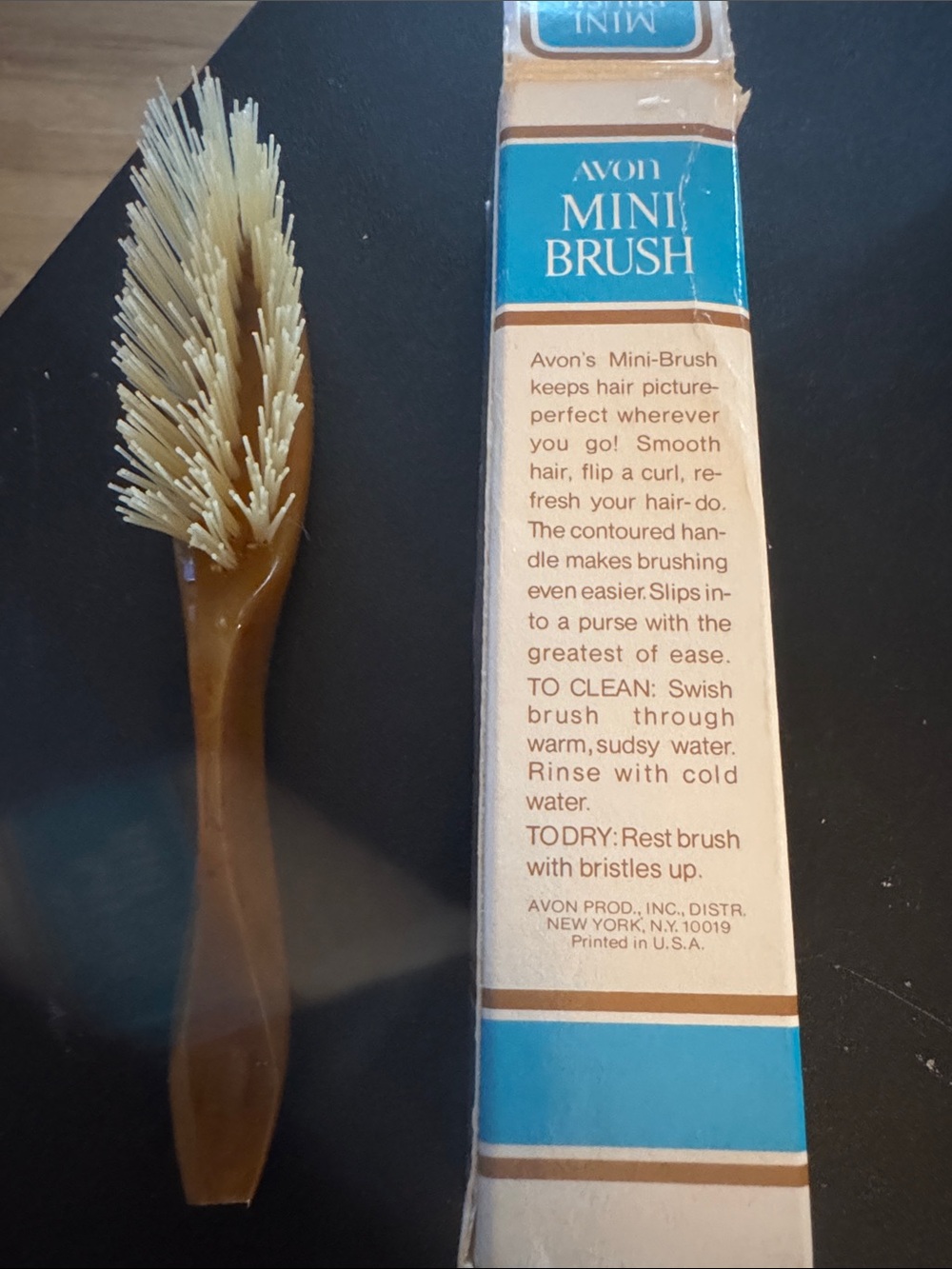 Avon Mini Brush in tan with cream bristles